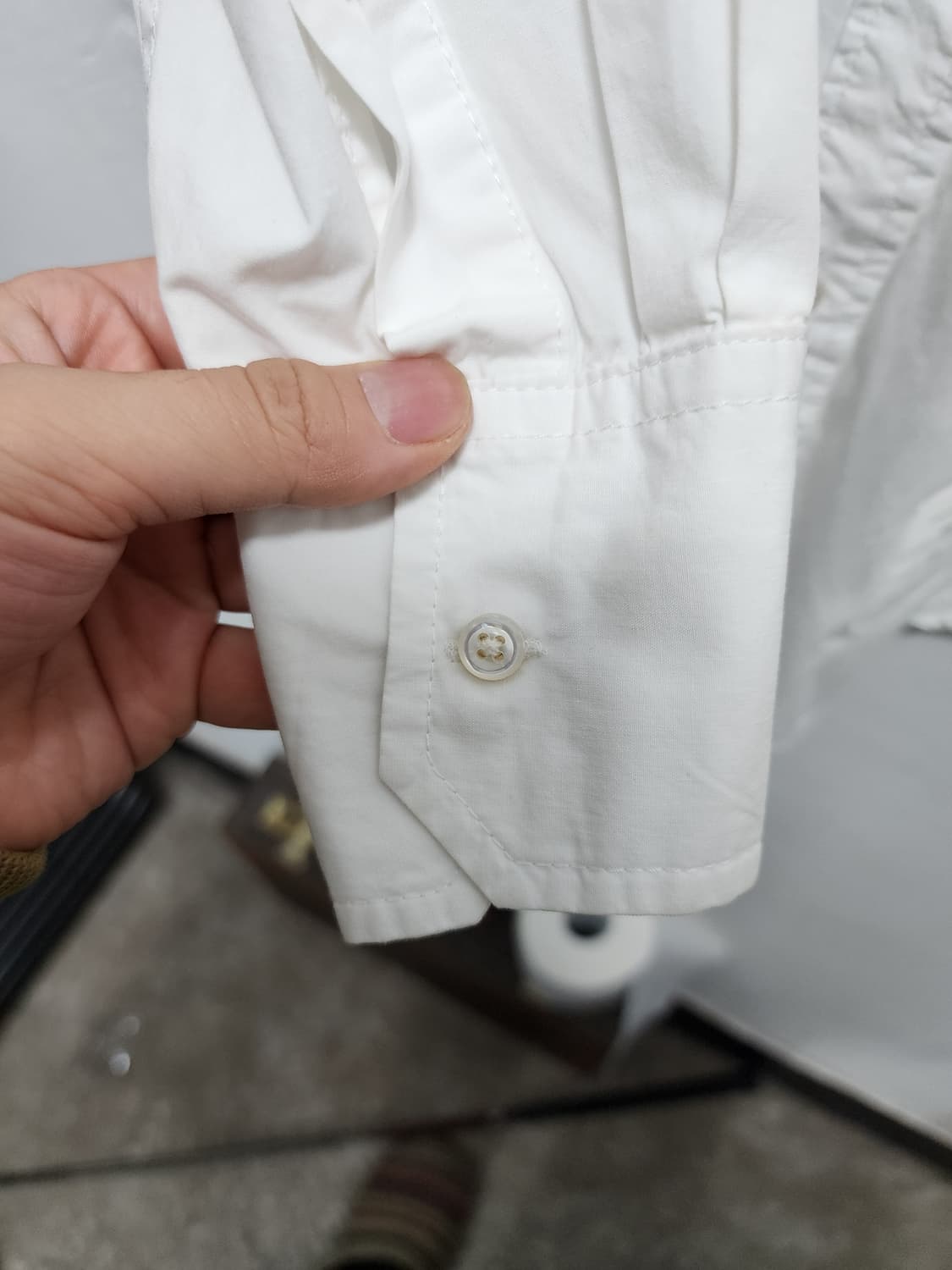 톰브라운 완장로고 셔츠 상품이미지3