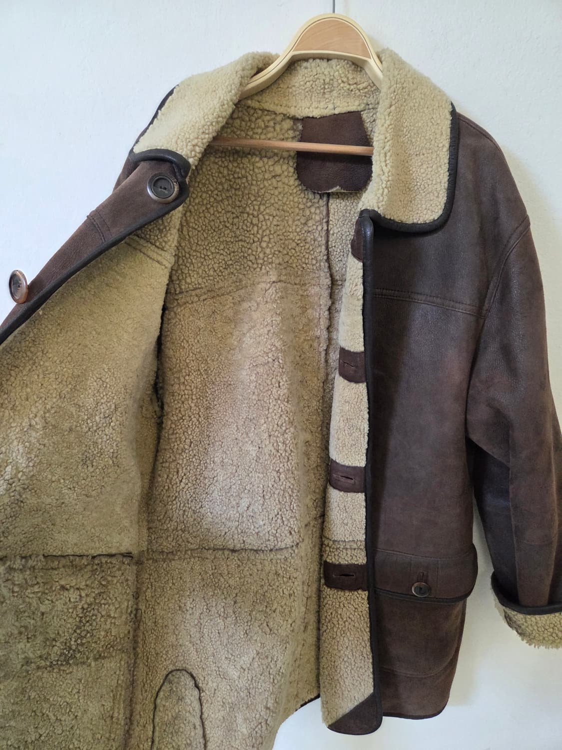 양가죽과 양털로 만들어진 무스탕 자켓 상품이미지8