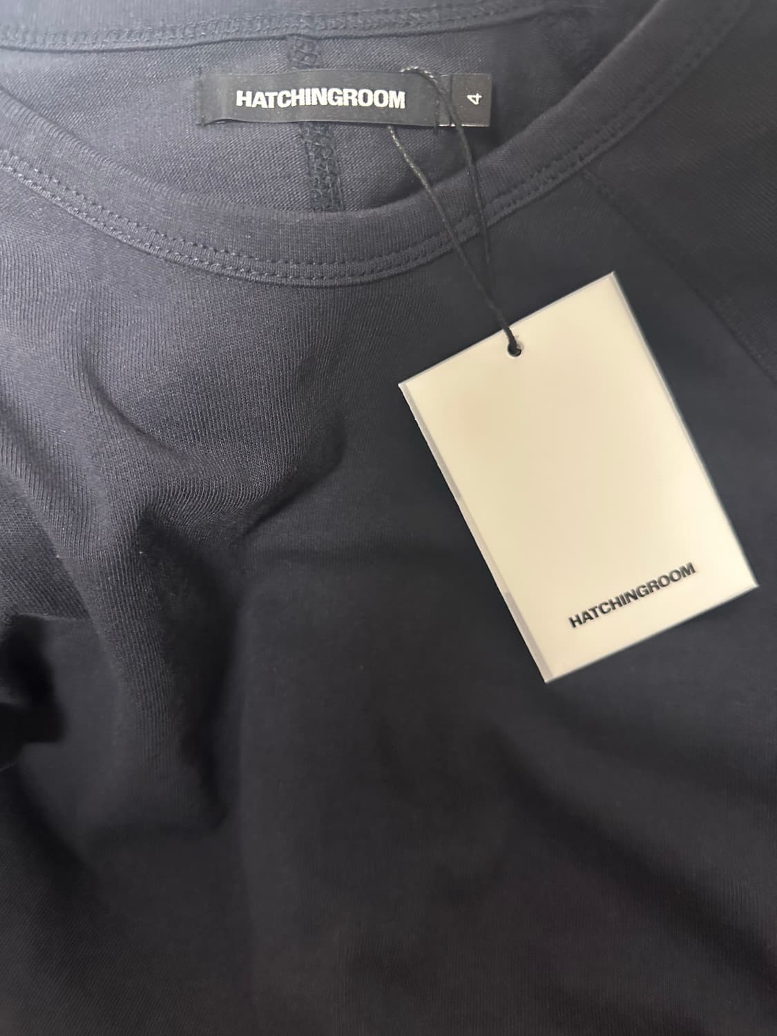 해칭룸 더블 롱슬리브 티셔츠 차콜 상품이미지3