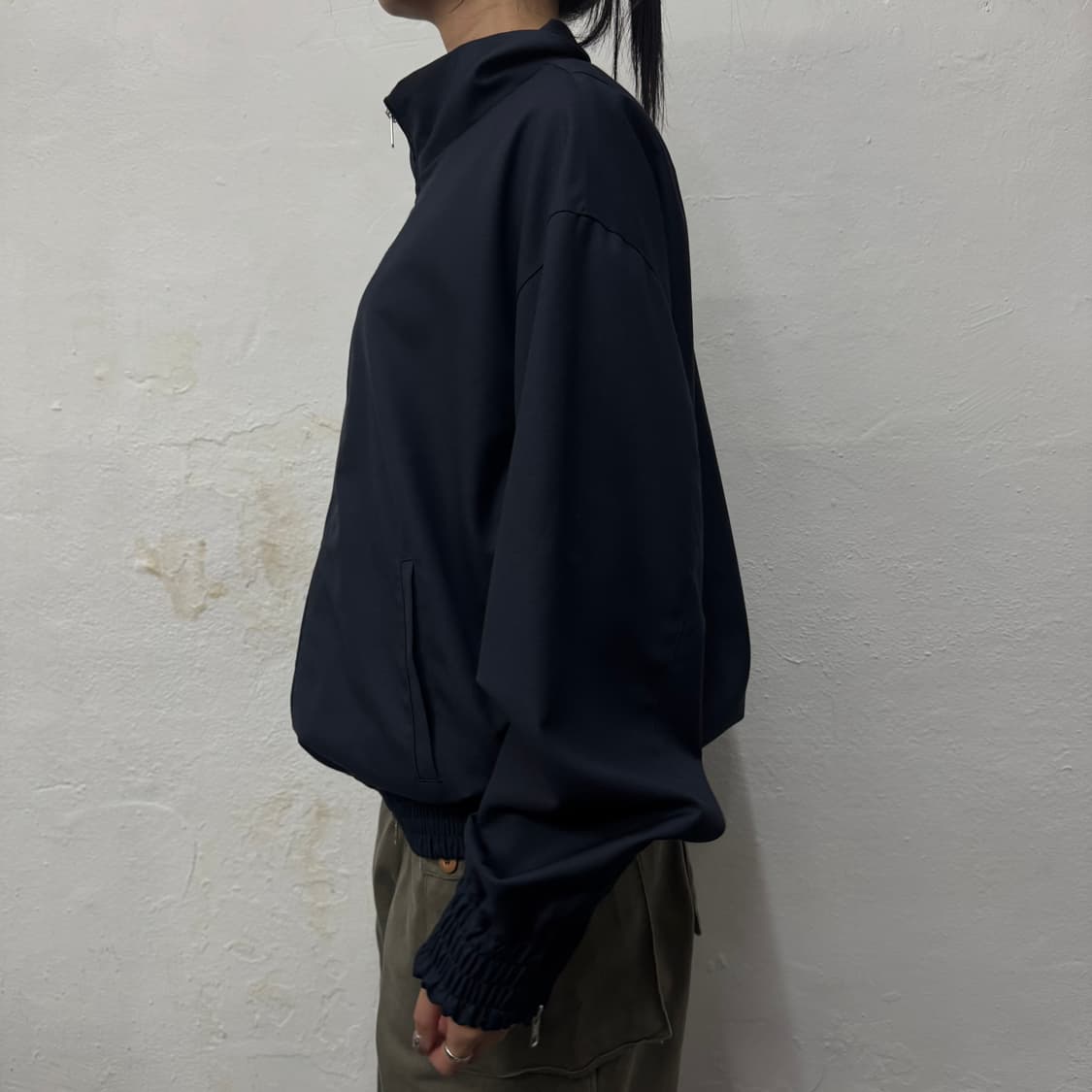 AZUL by moussy 네이비컬러 더블 집업 하이넥 블루종 자켓  상품이미지2