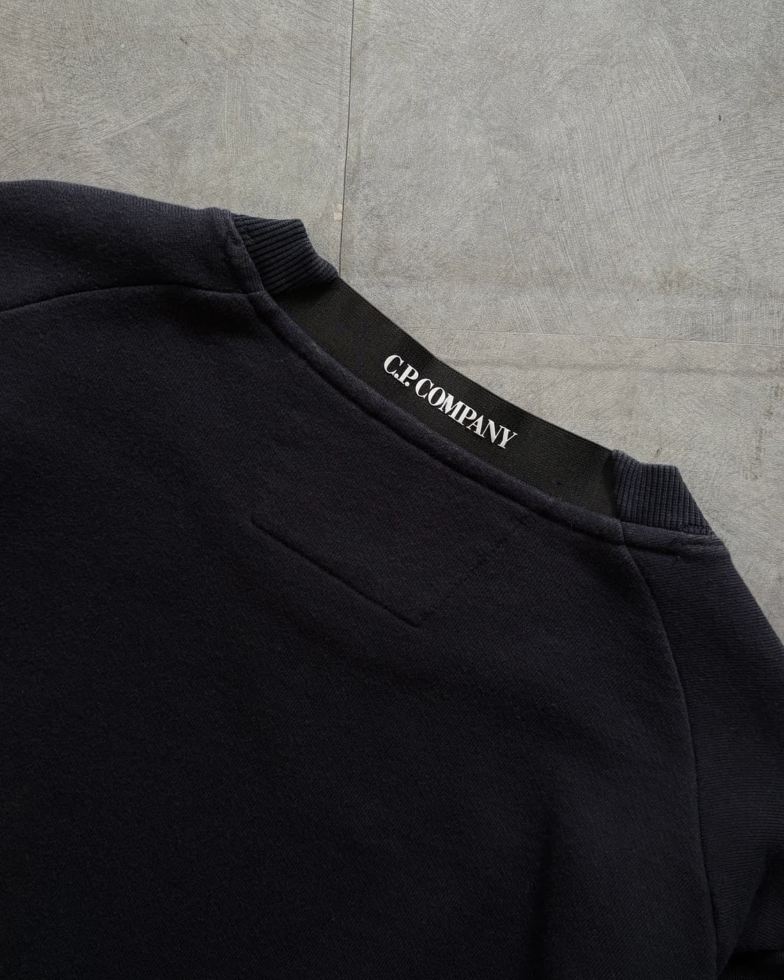 C.P company CP 씨피컴퍼니 렌즈 와펜 네이비 맨투맨  상품이미지6