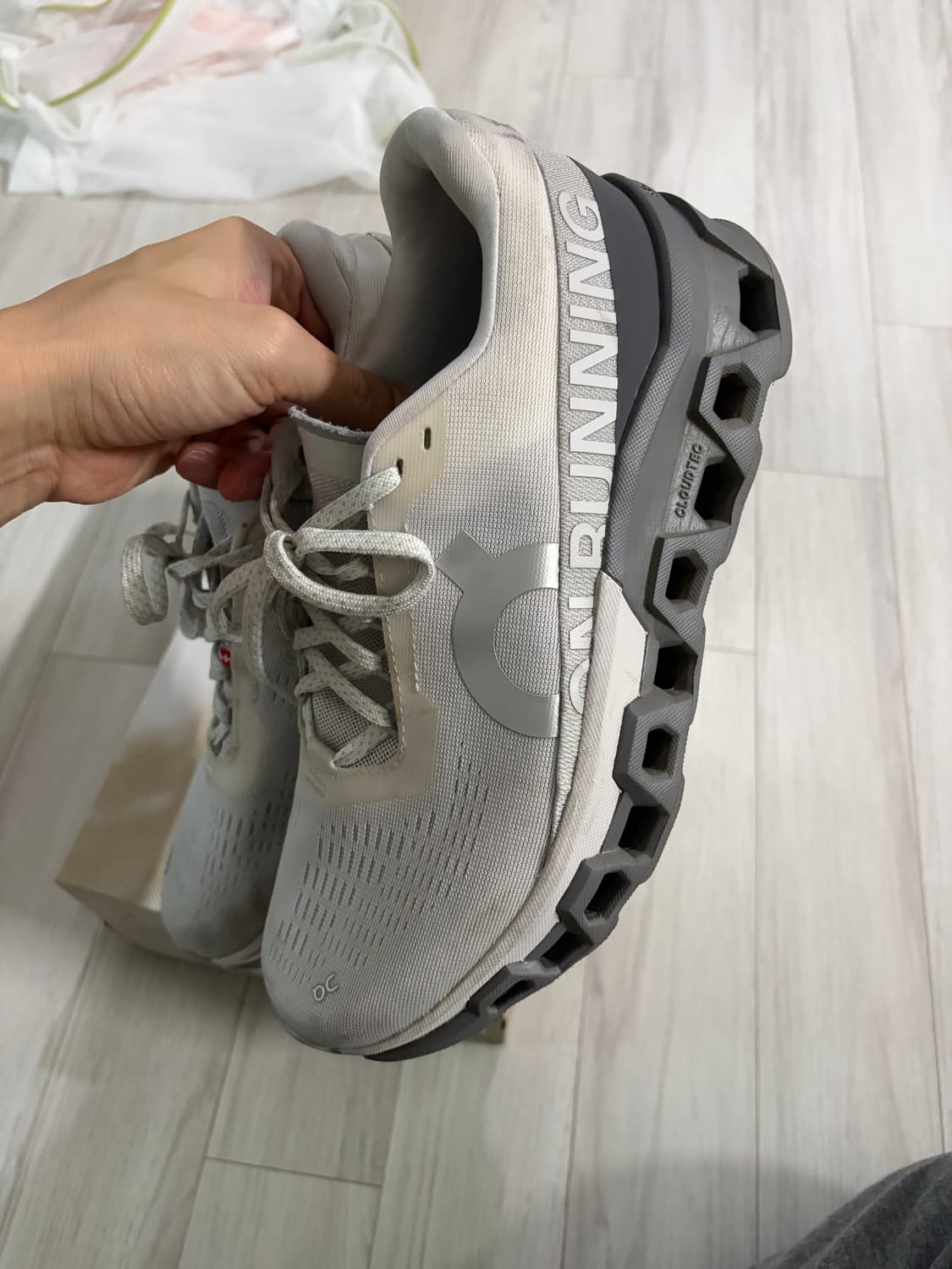 온러닝 클라우드몬스터2 260 상품이미지3