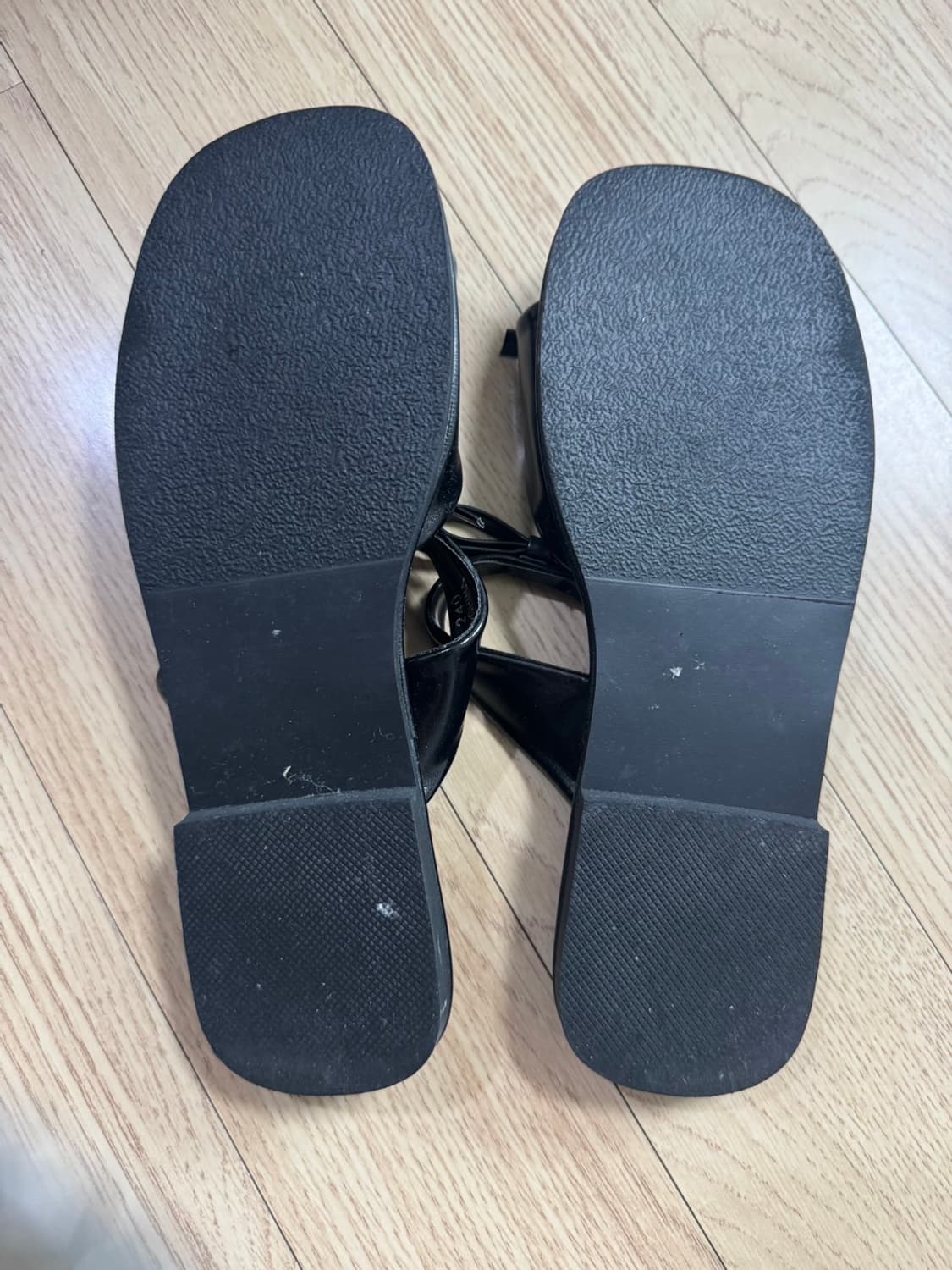 nyunyu 샌들 1회착 상품이미지2