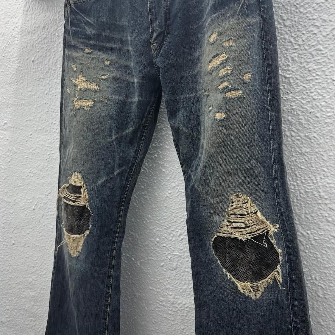 Python damage bootscut jeans  상품이미지2