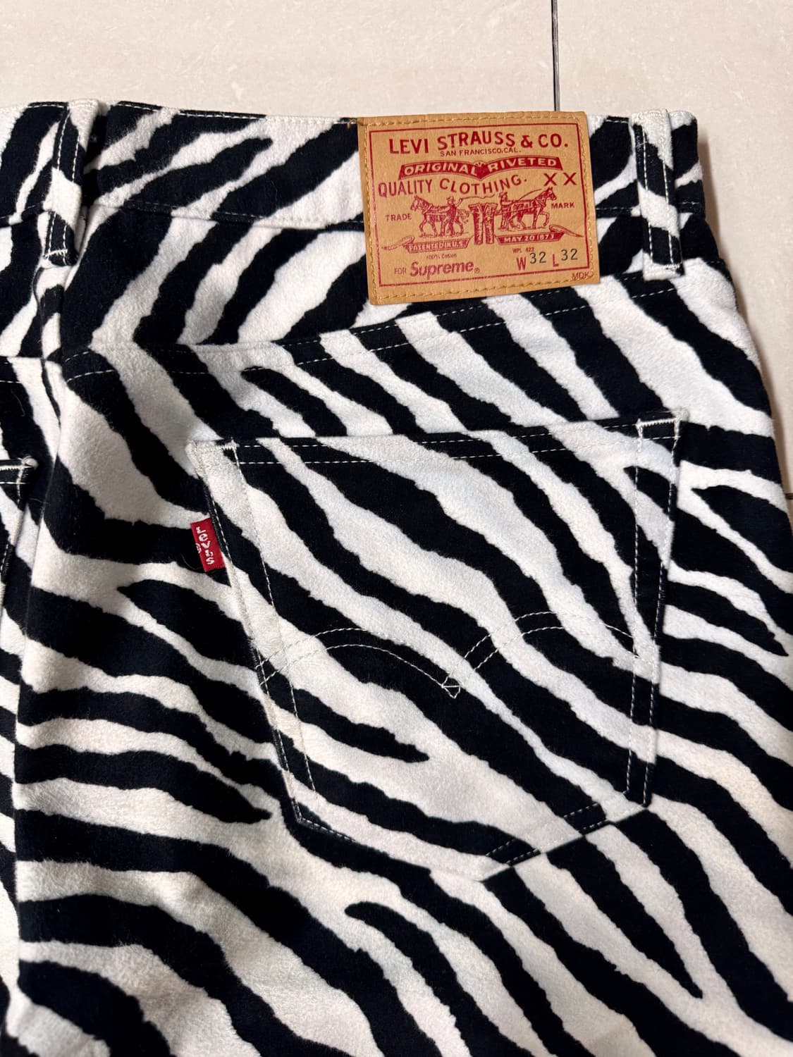 슈프림 리바이스 몰스킨 505 진 지브라 32 상품이미지4