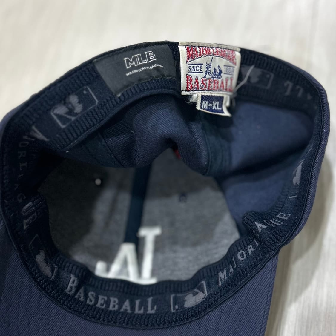 【미품】 MLB LA 다저스 볼캡 스펙테이터 네이비 퍼플 은지원 착용 상품이미지7