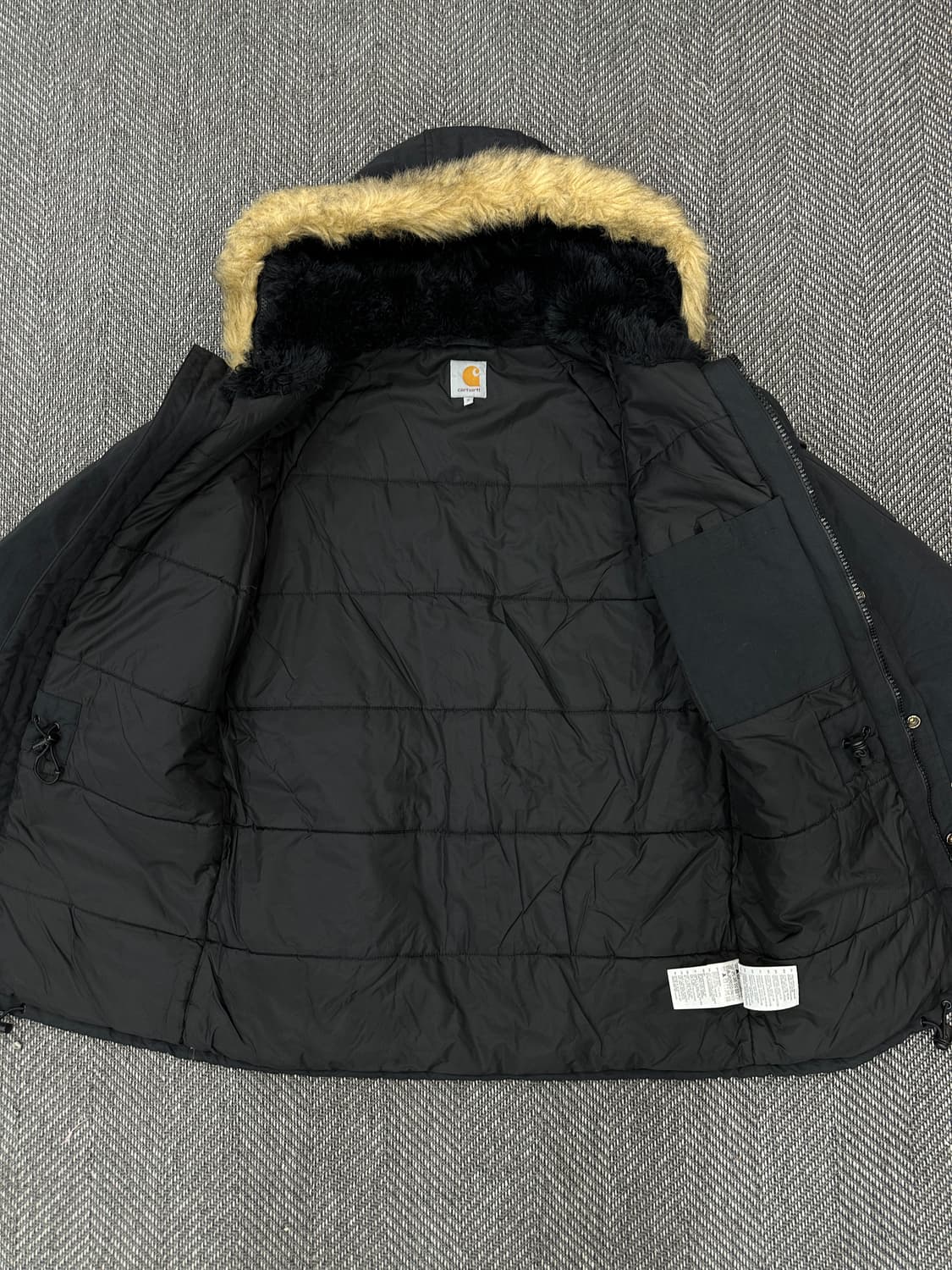 칼하트 앵커리지 퍼 파카 블랙 상품이미지7