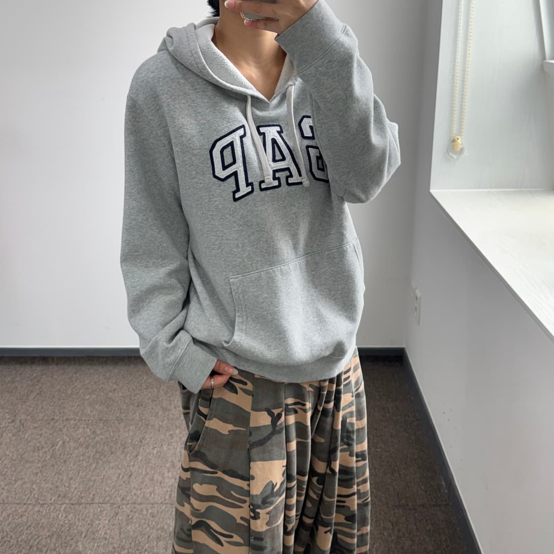Gap 갭 화이트 로고 그레이 후드티 상품이미지2