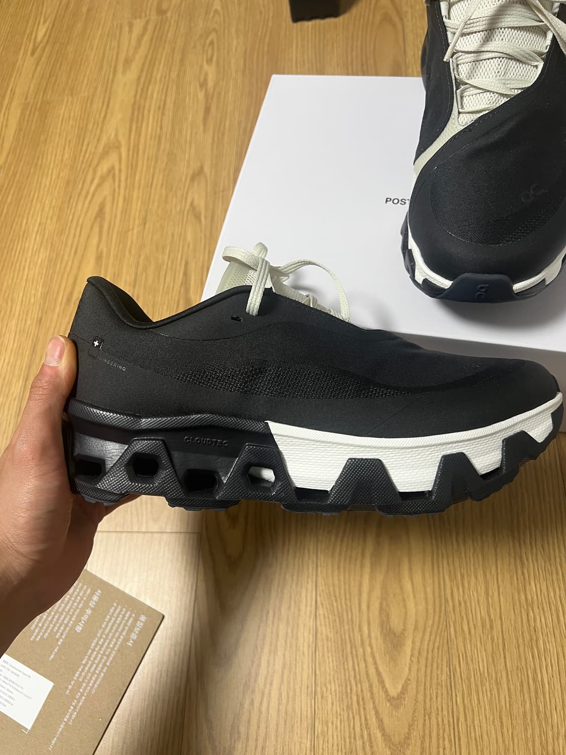 [275]온러닝 파프 클라우드몬스터 하이퍼 블랙 새상품 상품이미지3