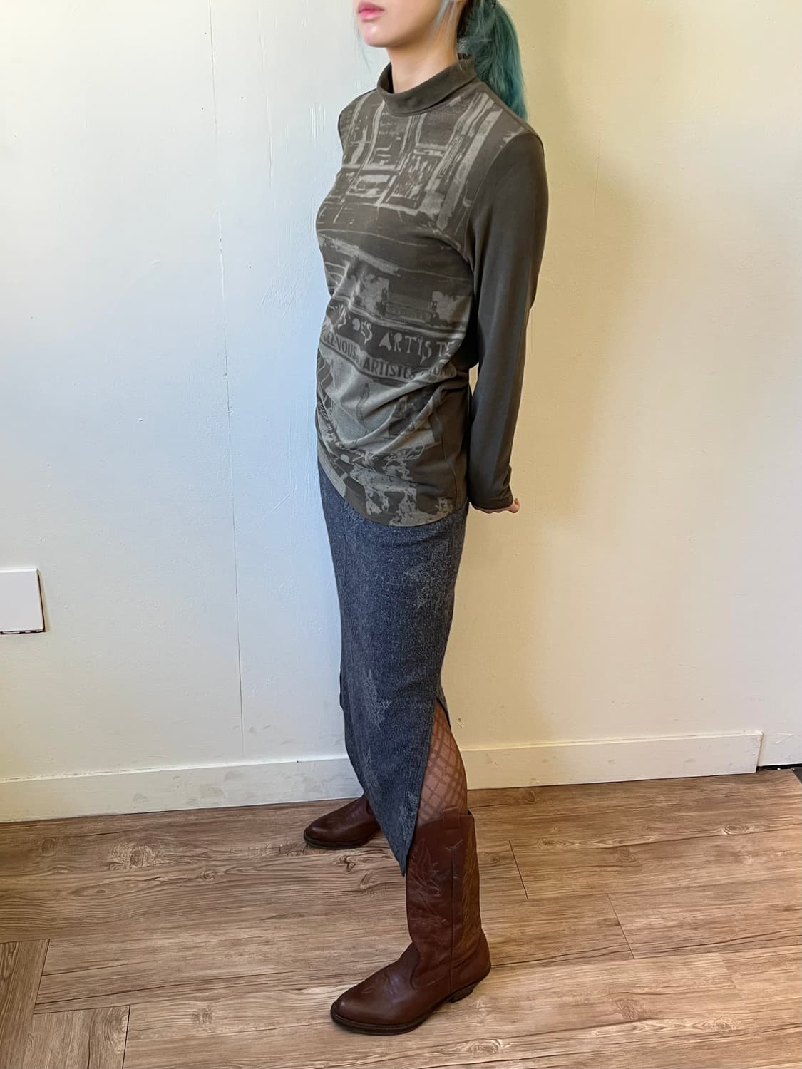 trente-cinq 올리브 카키 그래픽 터틀넥 상품이미지5