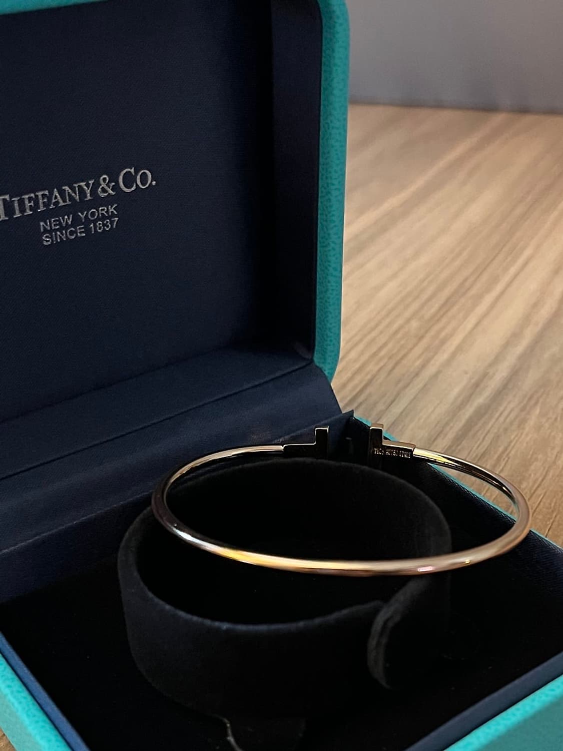 티파니앤코 (Tiffany & Co.) T 와이어 네로우 티 팔찌 상품이미지8