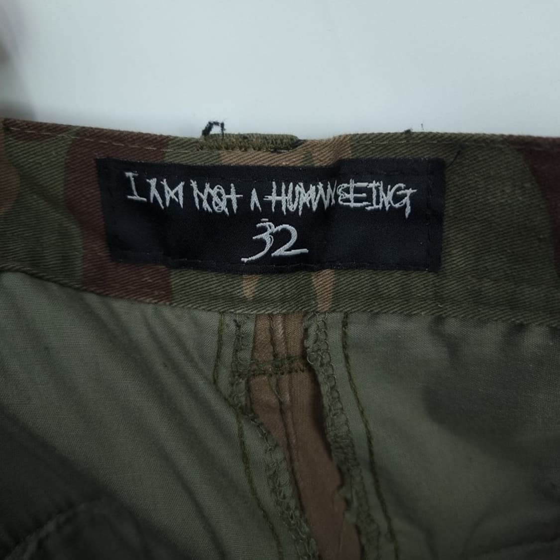 [아임낫어휴먼비잉] 펑크 패치 카모 패턴 카고 팬츠 M18333 상품이미지7