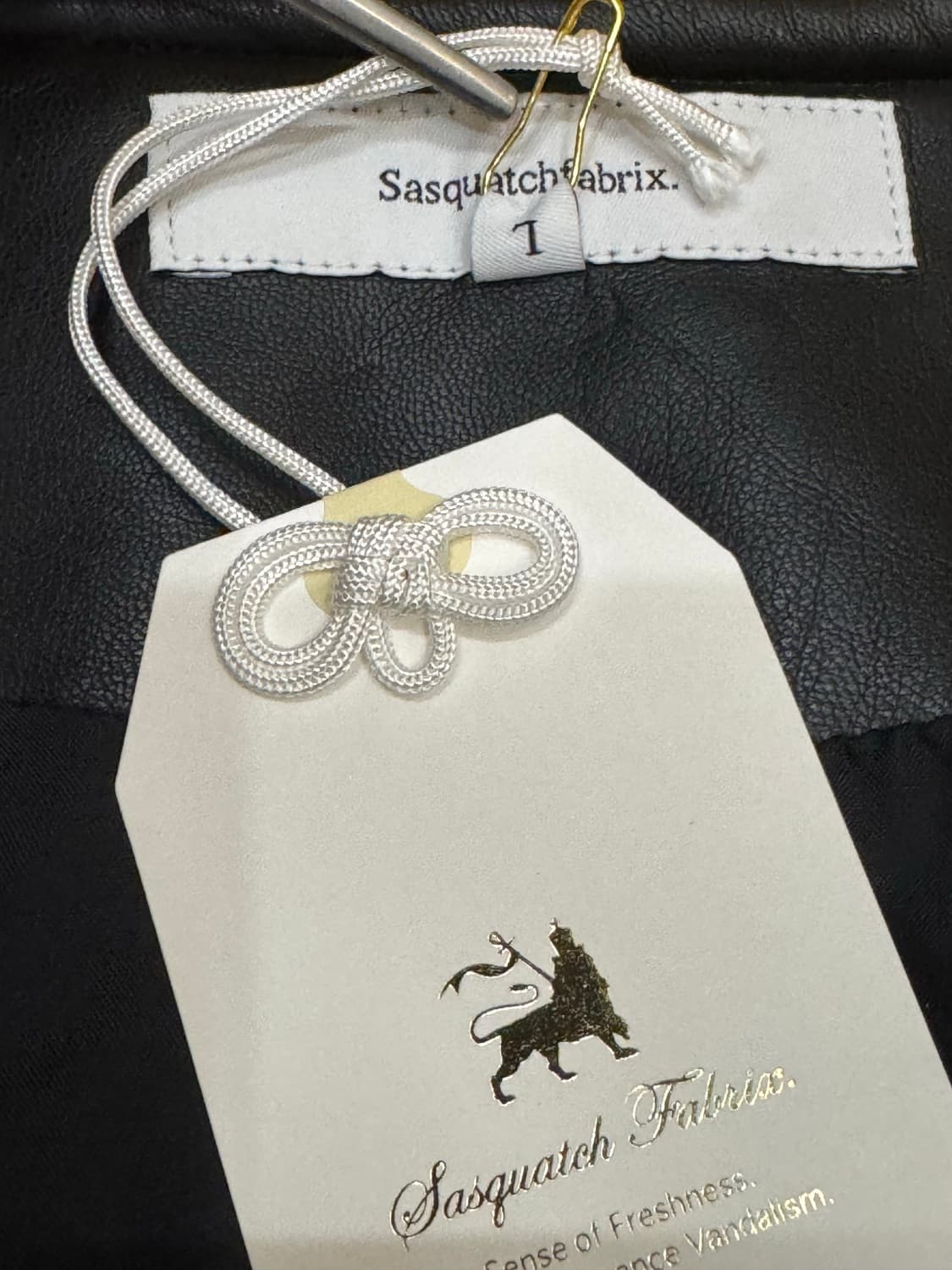 [L] 사스콰치패블릭스 신세틱 레더 스타디움 자켓 상품이미지7