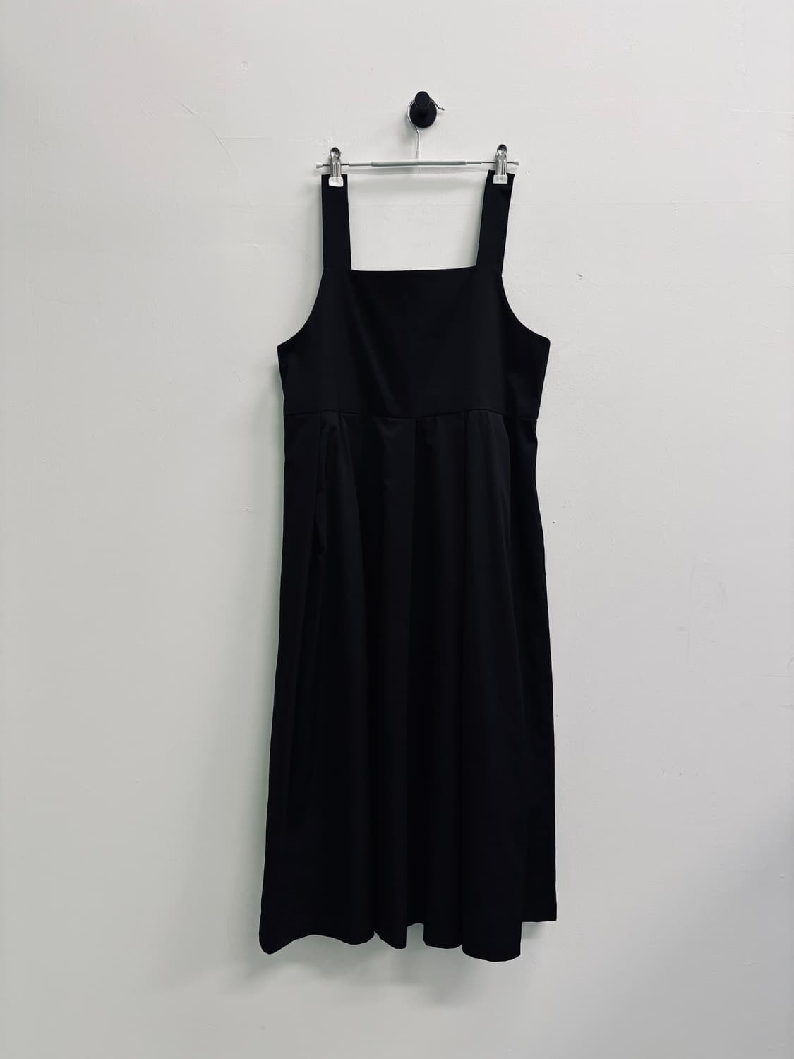 유노이아(eunoia) 스트링 턱 드레스 블랙 상품이미지3