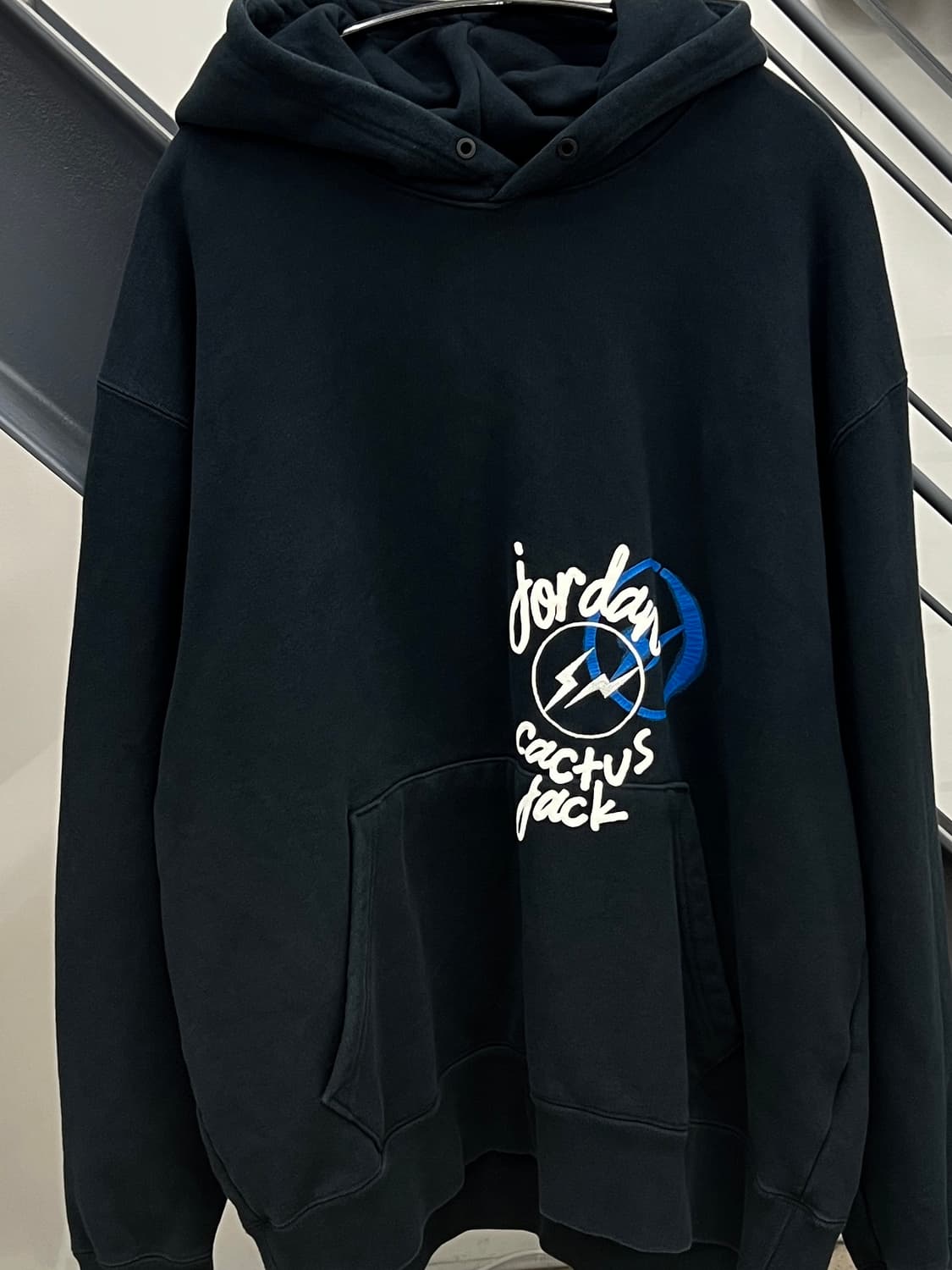 조던 x 트래비스 스캇 x 프라그먼트 후드 블랙 상품이미지4