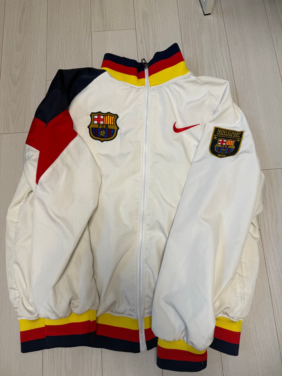 나이키 바르셀로나 트랙탑 상품이미지1