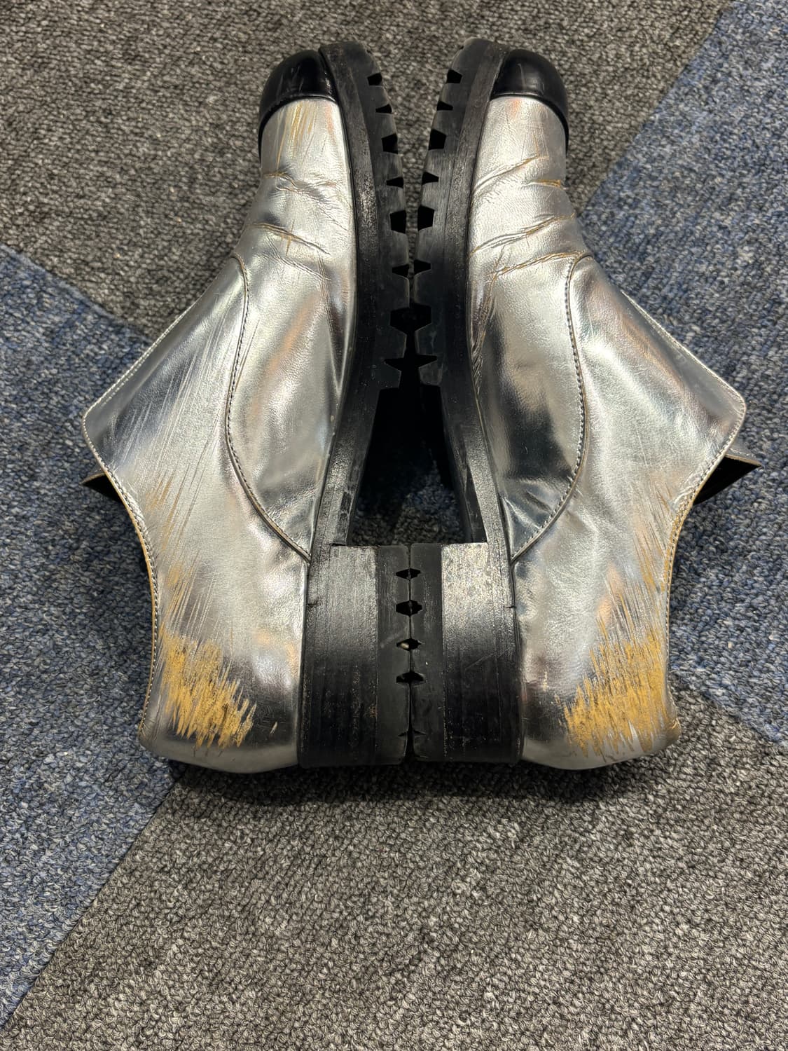 MIUMIU Silver Loafer 상품이미지5