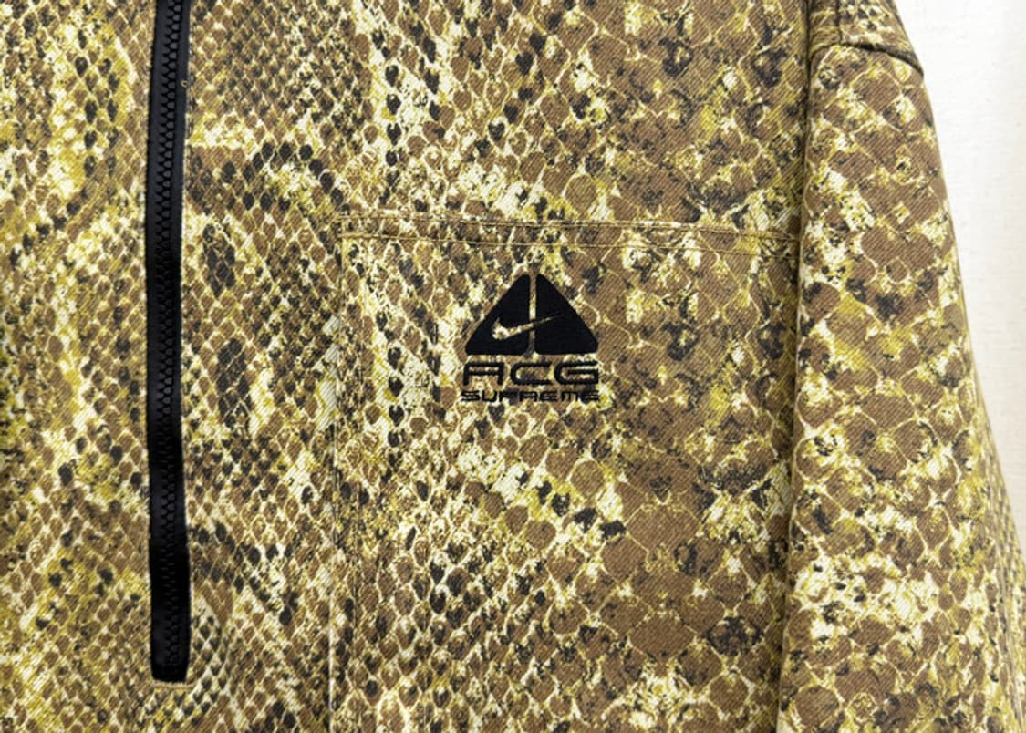 슈프림 나이키 ACG  데님 풀오버 골드 스네이크 스킨 상품이미지4