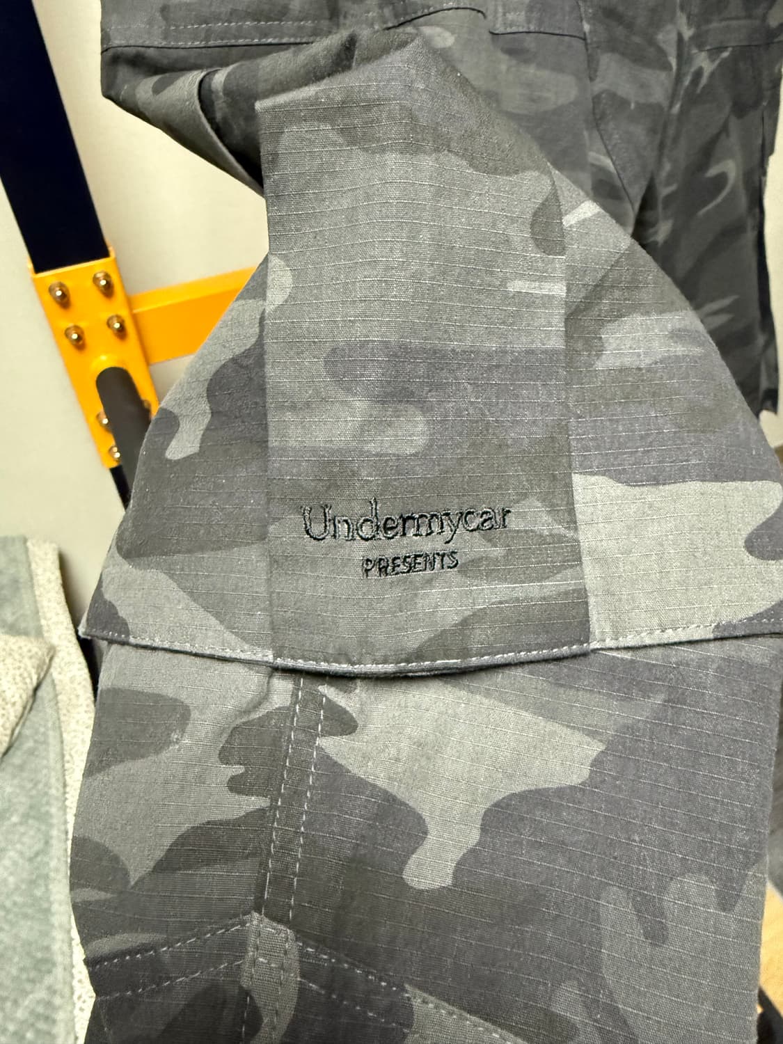 언더마이카 무.53 플레이 빅 카고 립 카모 팬츠 그레이 상품이미지8