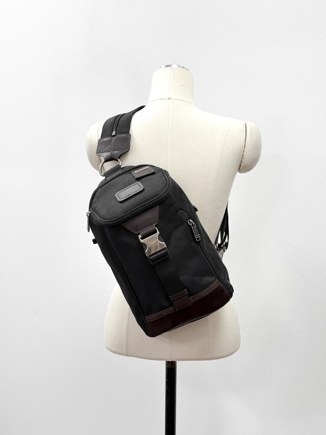 투미 우드랜드 슬링 2WAY 크로스 & 백팩 블랙 상품이미지3