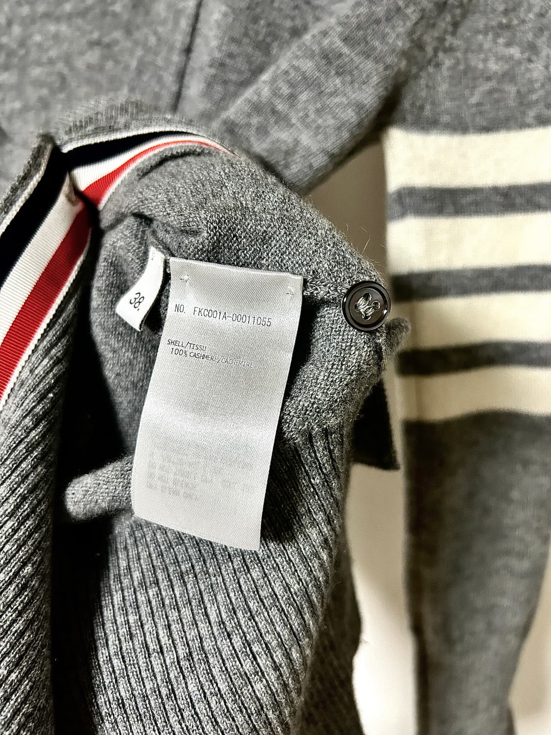 톰브라운 시그니처 캐시미어 100% 가디건 상품이미지4