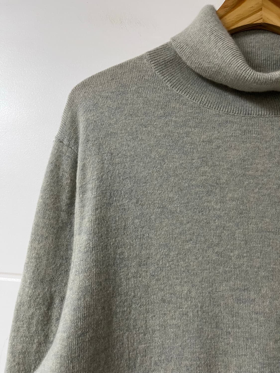 COS 터틀넥 니트 상품이미지4