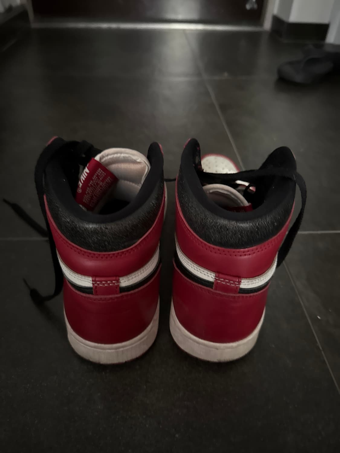 Jordan 1 Retro High OG Chicago 2022 상품이미지3