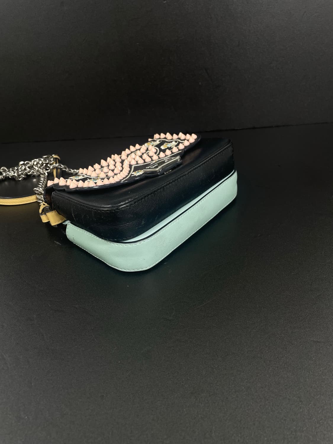 FENDI 펜디 더블 바게트 스터드 보우 마이크로 숄더백 상품이미지8