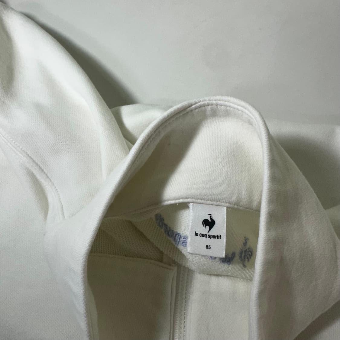 우먼M 르꼬끄 스포르티브 화이트 빅로고 반집업 크롭맨투맨 상품이미지4