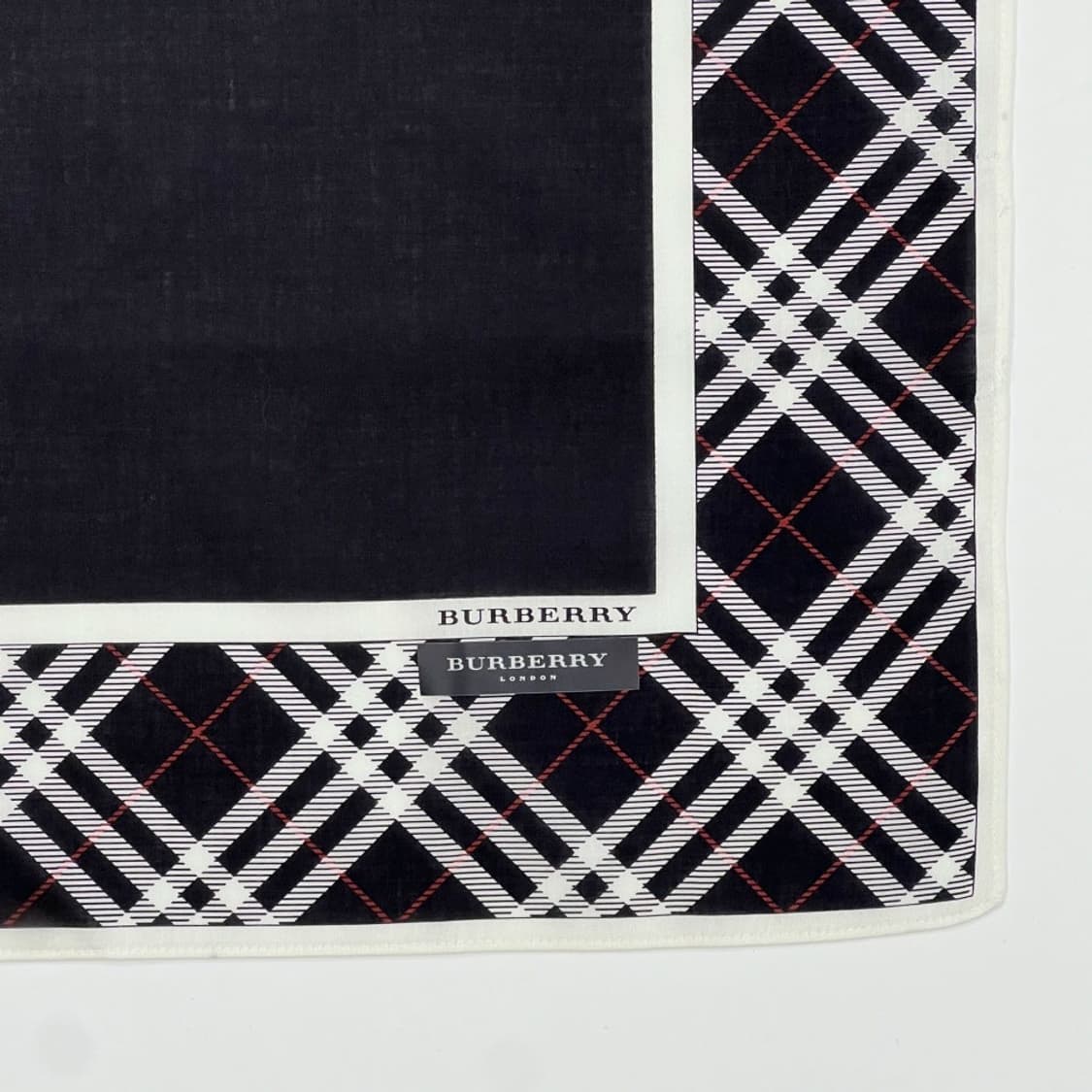 (새상품) burberry/ 버버리 쁘띠스카프 손수건 상품이미지4