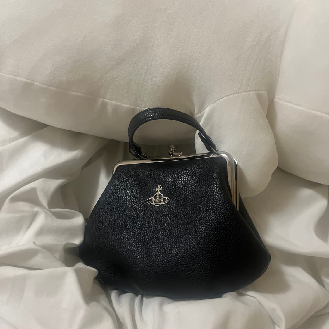 비비안웨스트우드 복조리백 상품이미지1