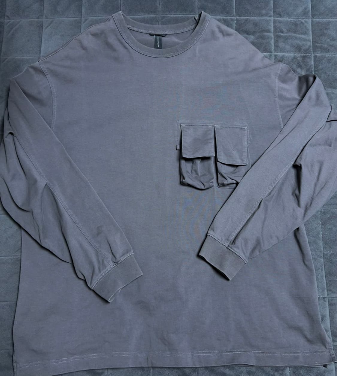 모이프 매거진 포켓 롱슬리브 긴팔 티셔츠 차콜 3사이즈 상품이미지9