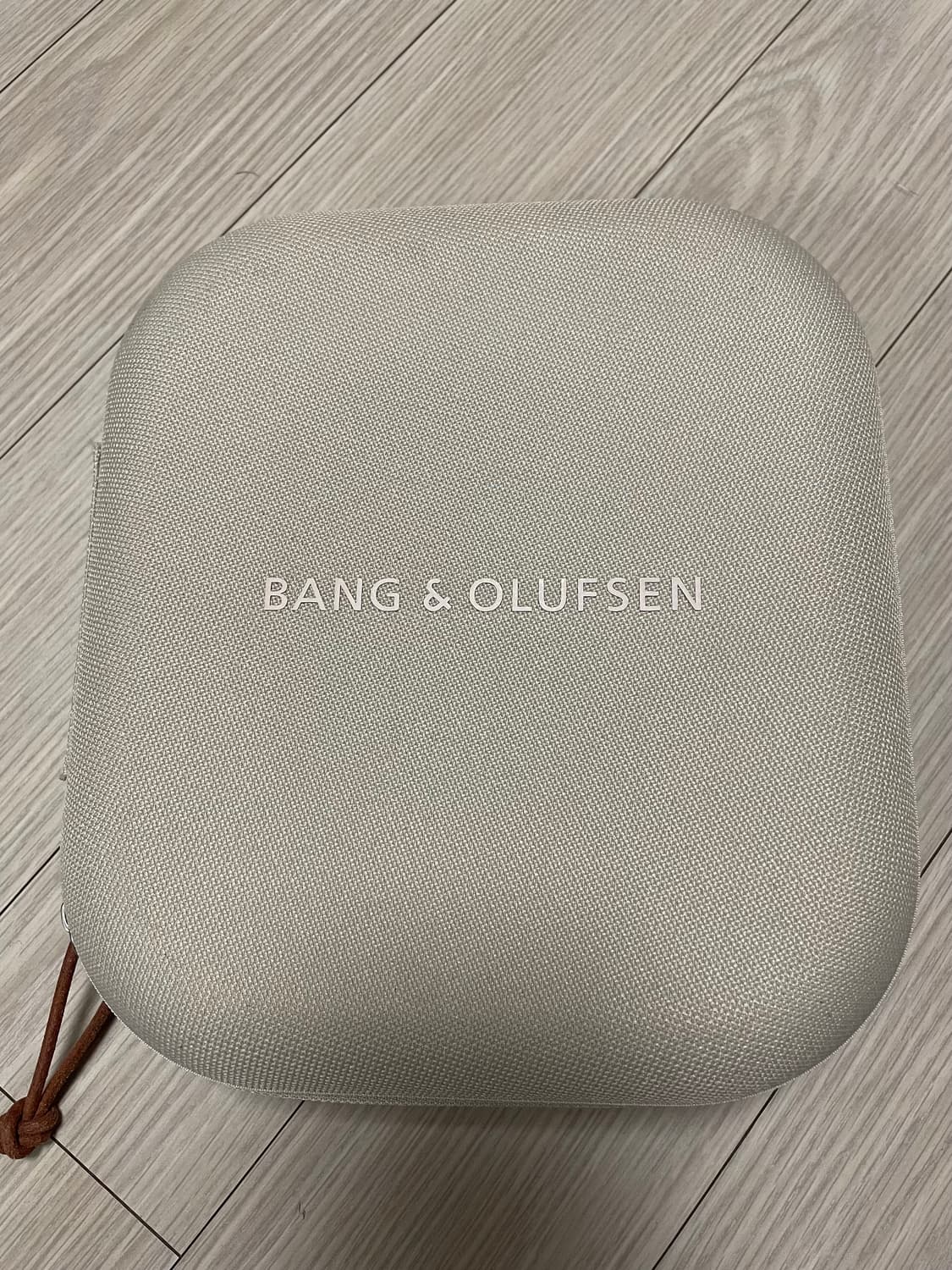 뱅앤올룹슨 베오플레이 HX 블루투스 무선 헤드폰 샌드 골드 상품이미지2