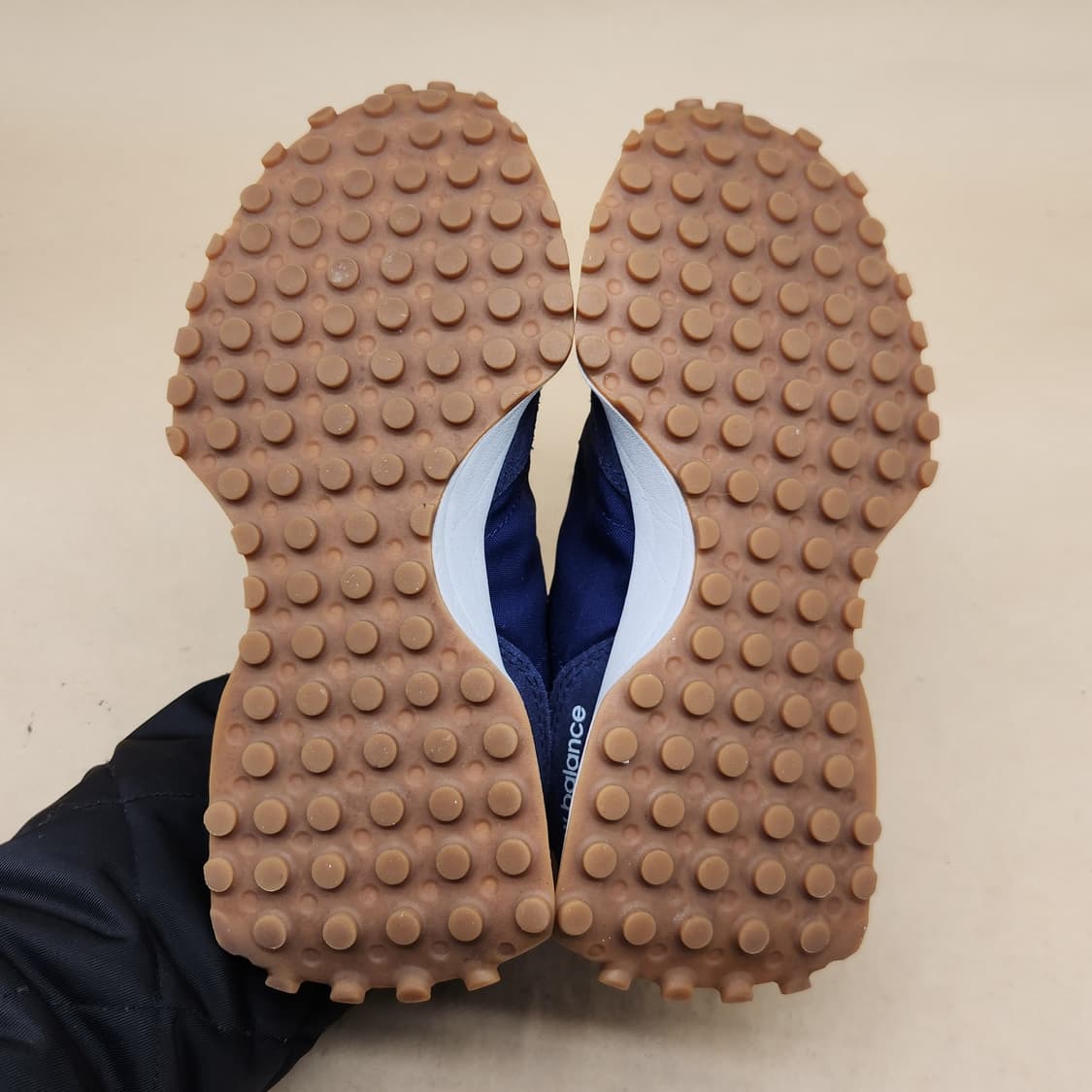 뉴발란스 327 여성운동화230 상품이미지3