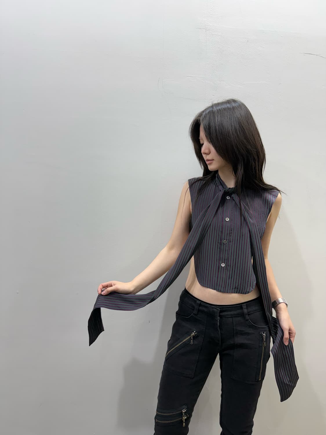 언더커버 수 언더커버 넥 스트랩 디테일 백 오픈 탑 상품이미지10