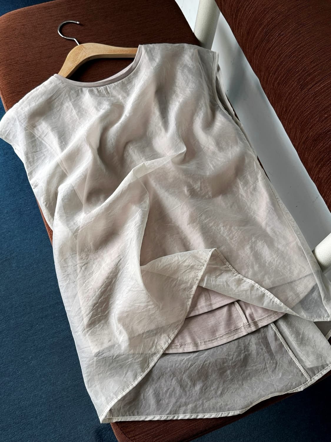 Fake layered design sleeveles top 상품이미지2