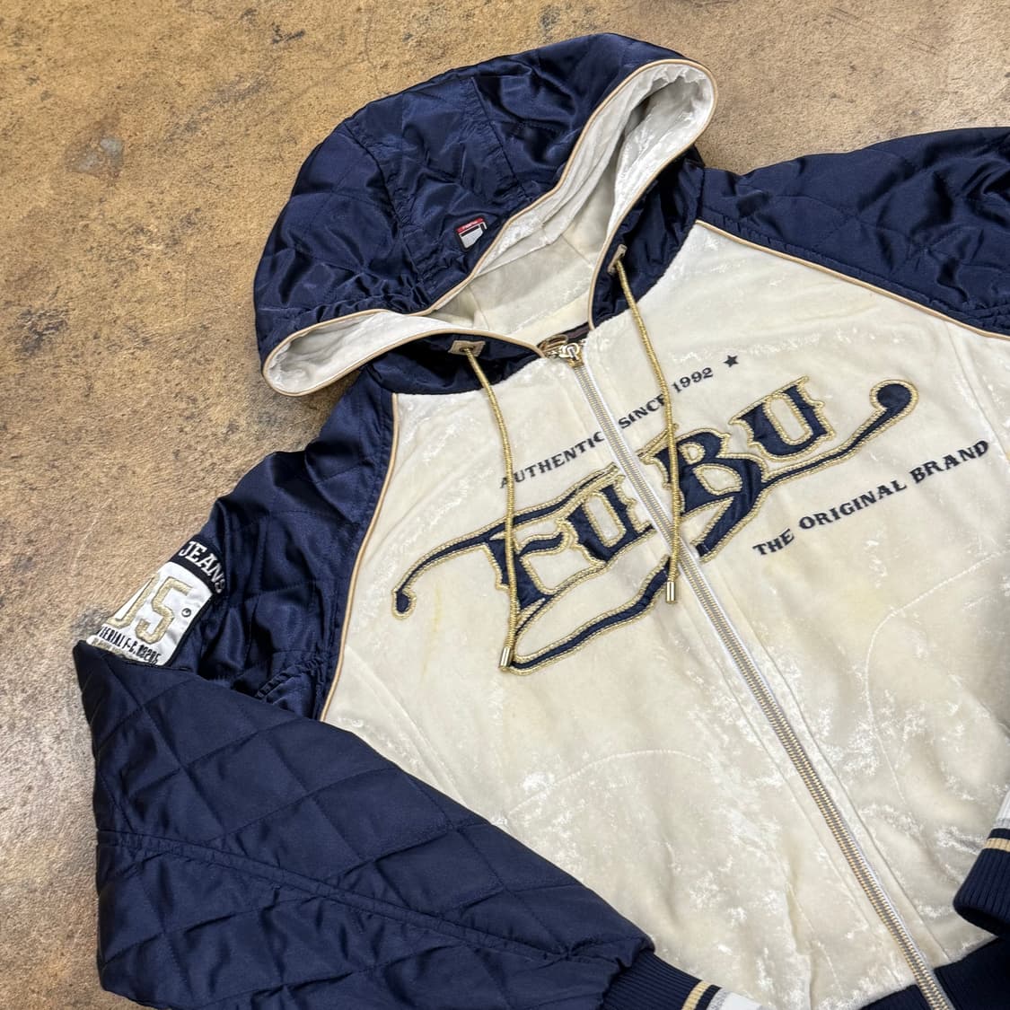 후부 벨벳 크림 네이비 숏패딩  상품이미지1