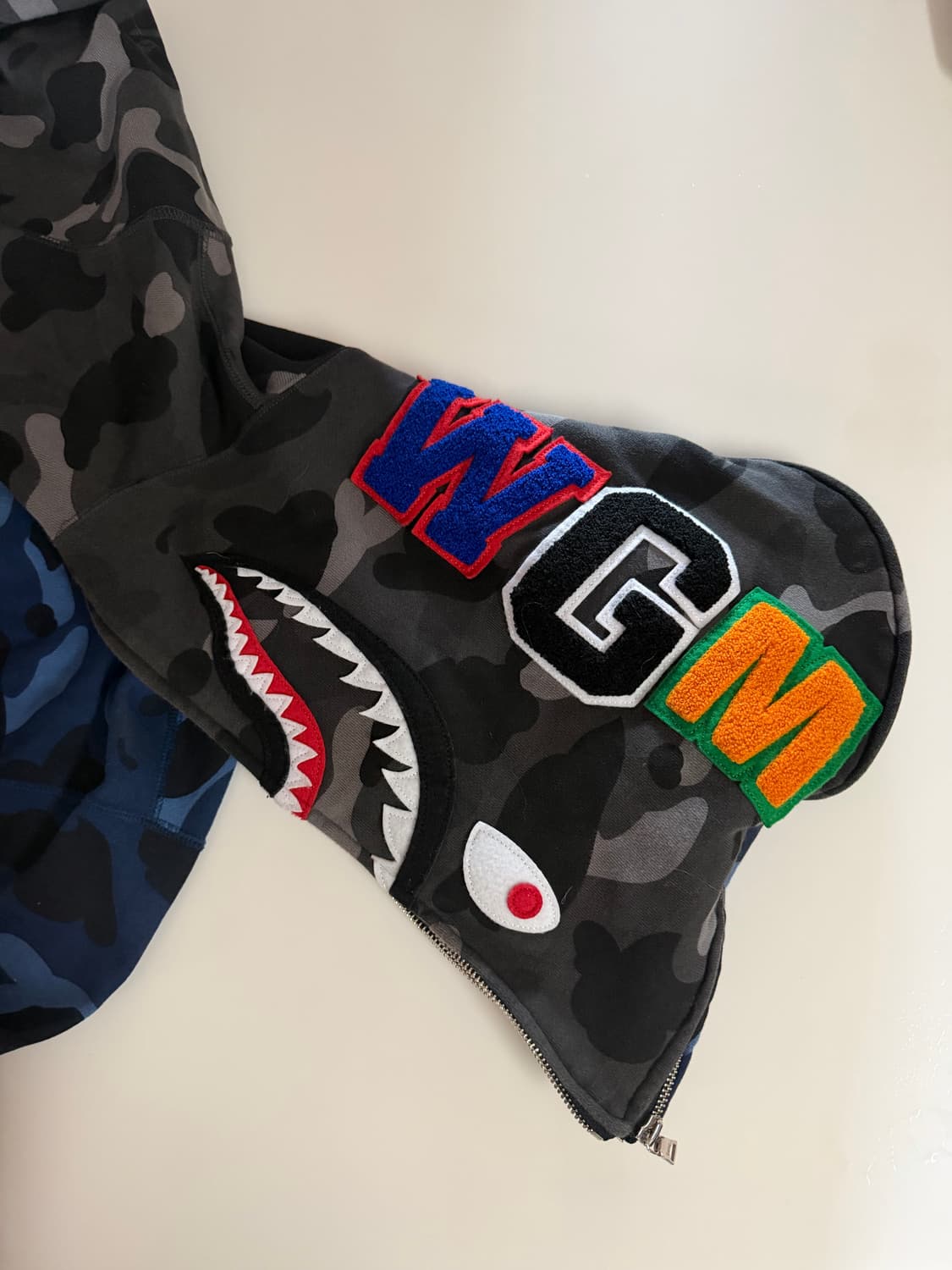 베이프 컬러 카모 세퍼레이트 샤크 풀 집 후드집업 상품이미지2