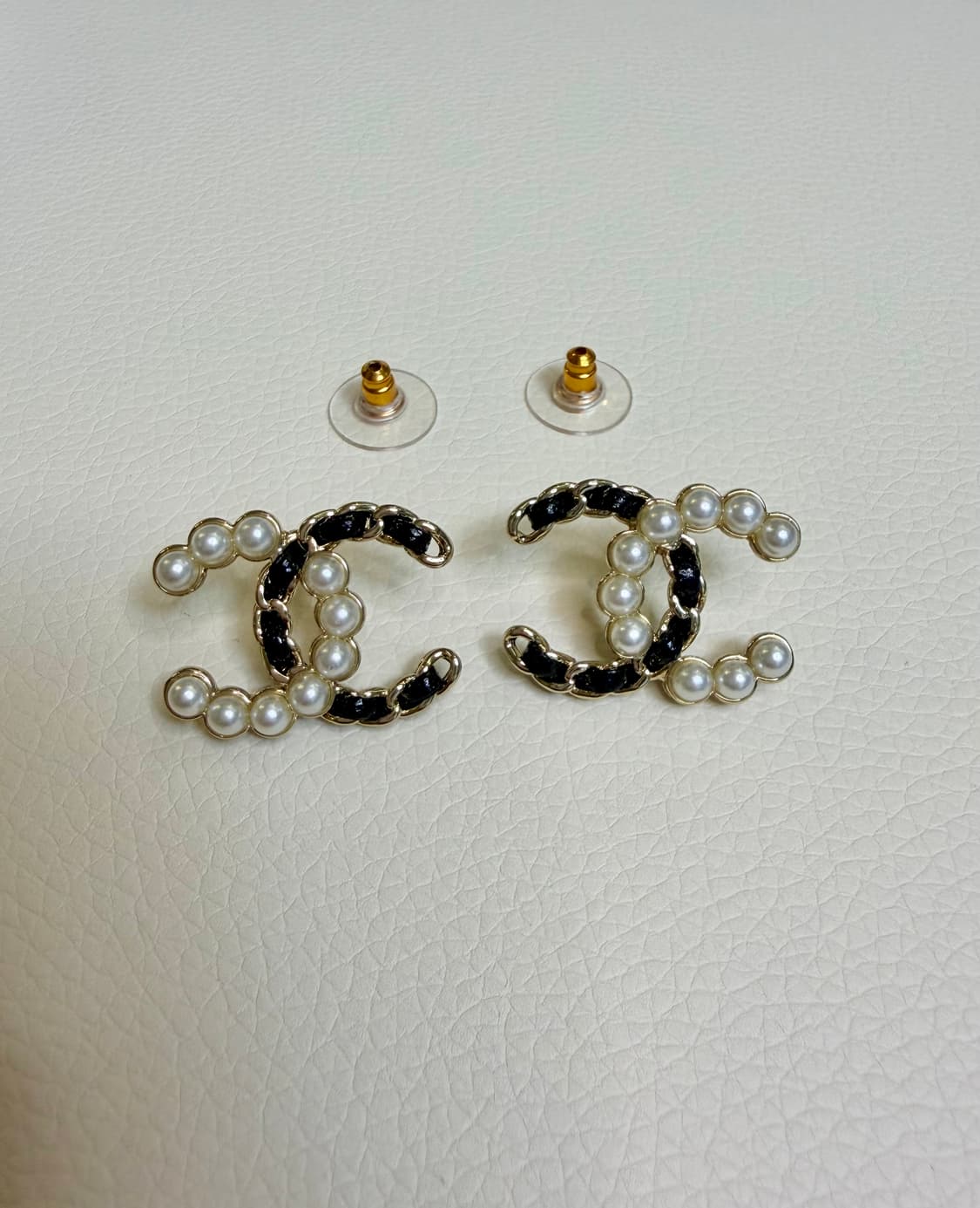 샤넬 가죽체인&진주 CC로고 귀걸이 업사이클링 상품이미지5