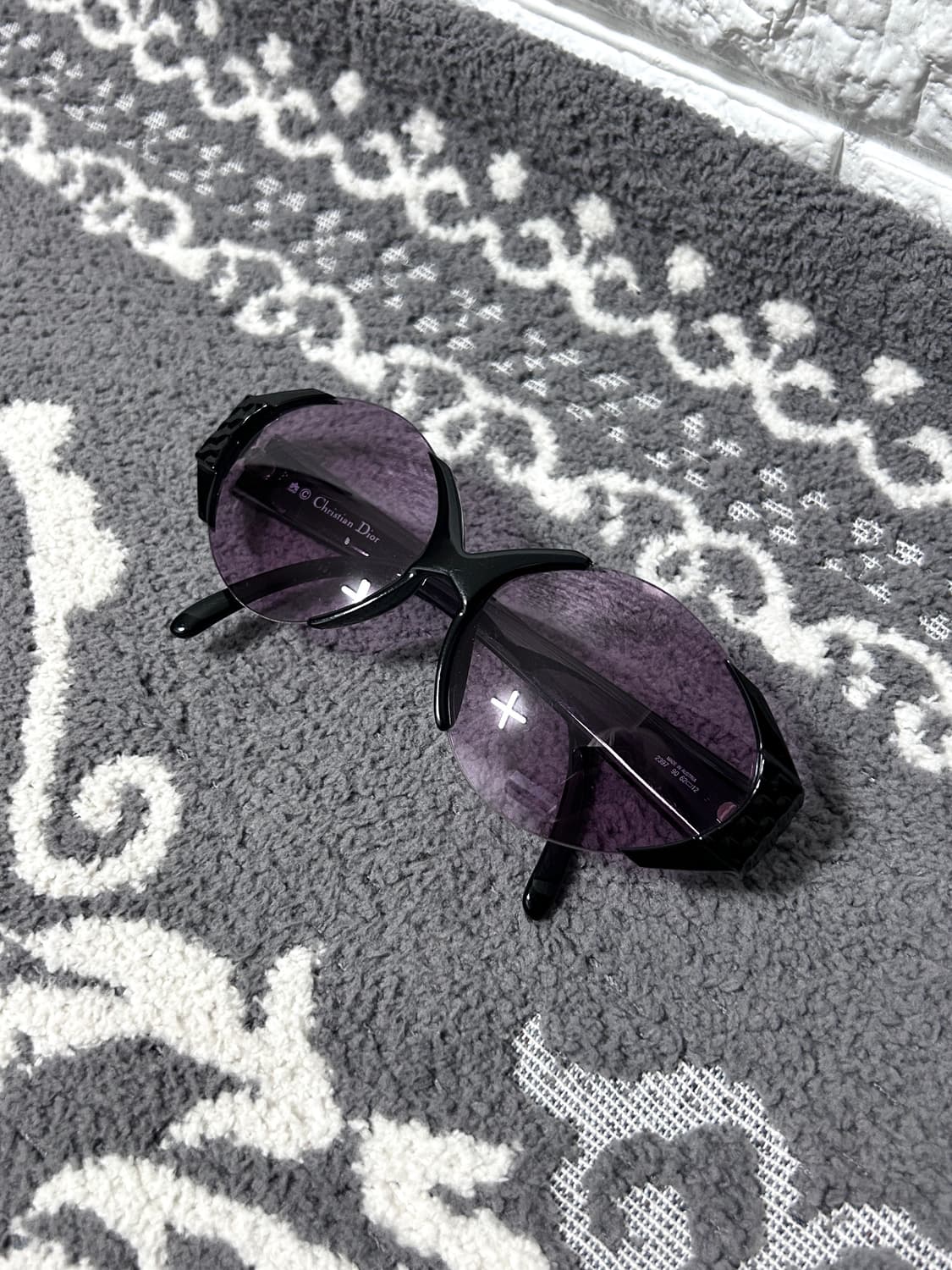디올 오버사이즈 퍼플 틴트 선글라스 상품이미지3