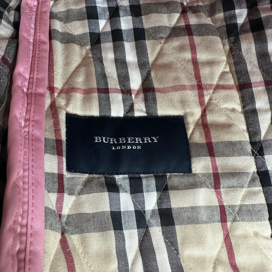 버버리 영국판 우유핑크 체크 퀼팅 자켓 상품이미지9