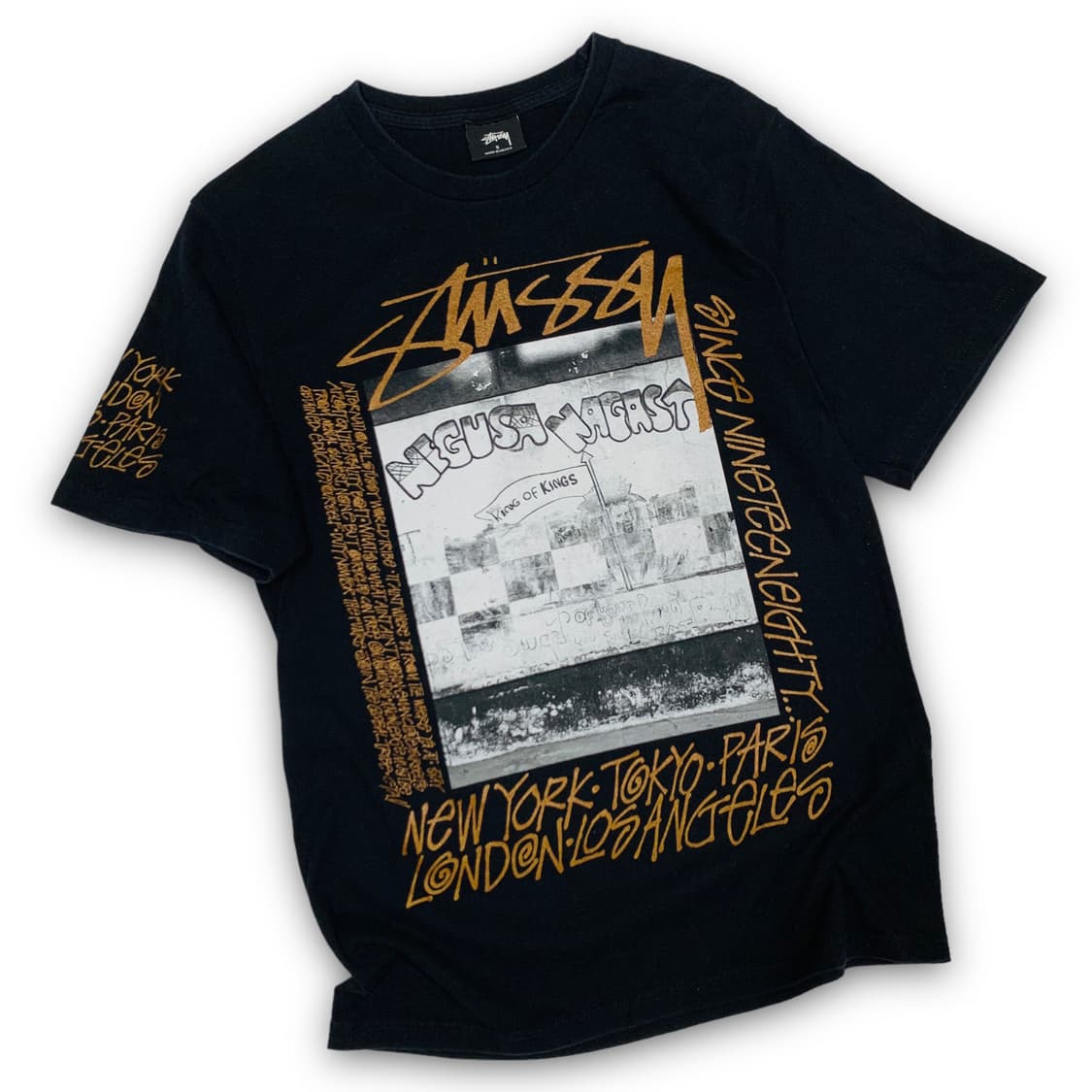 스투시 벽화 아트워크 레터링 반팔 티셔츠 상품이미지1