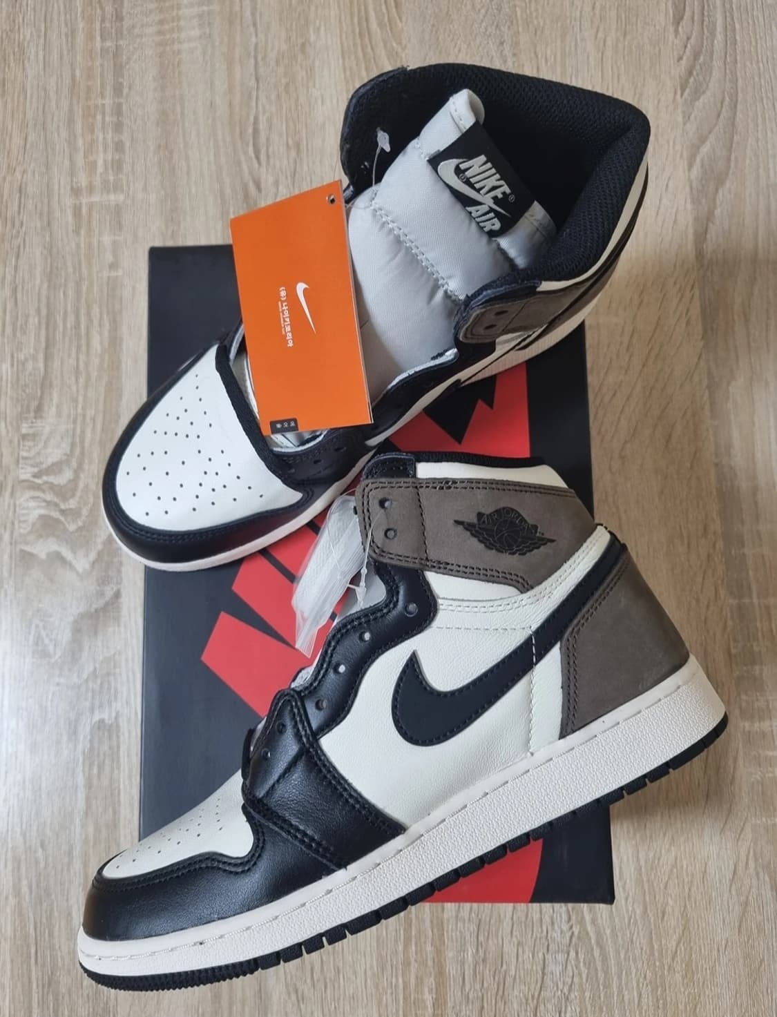 [240]조던1 하이 OG 다크모카 상품이미지1