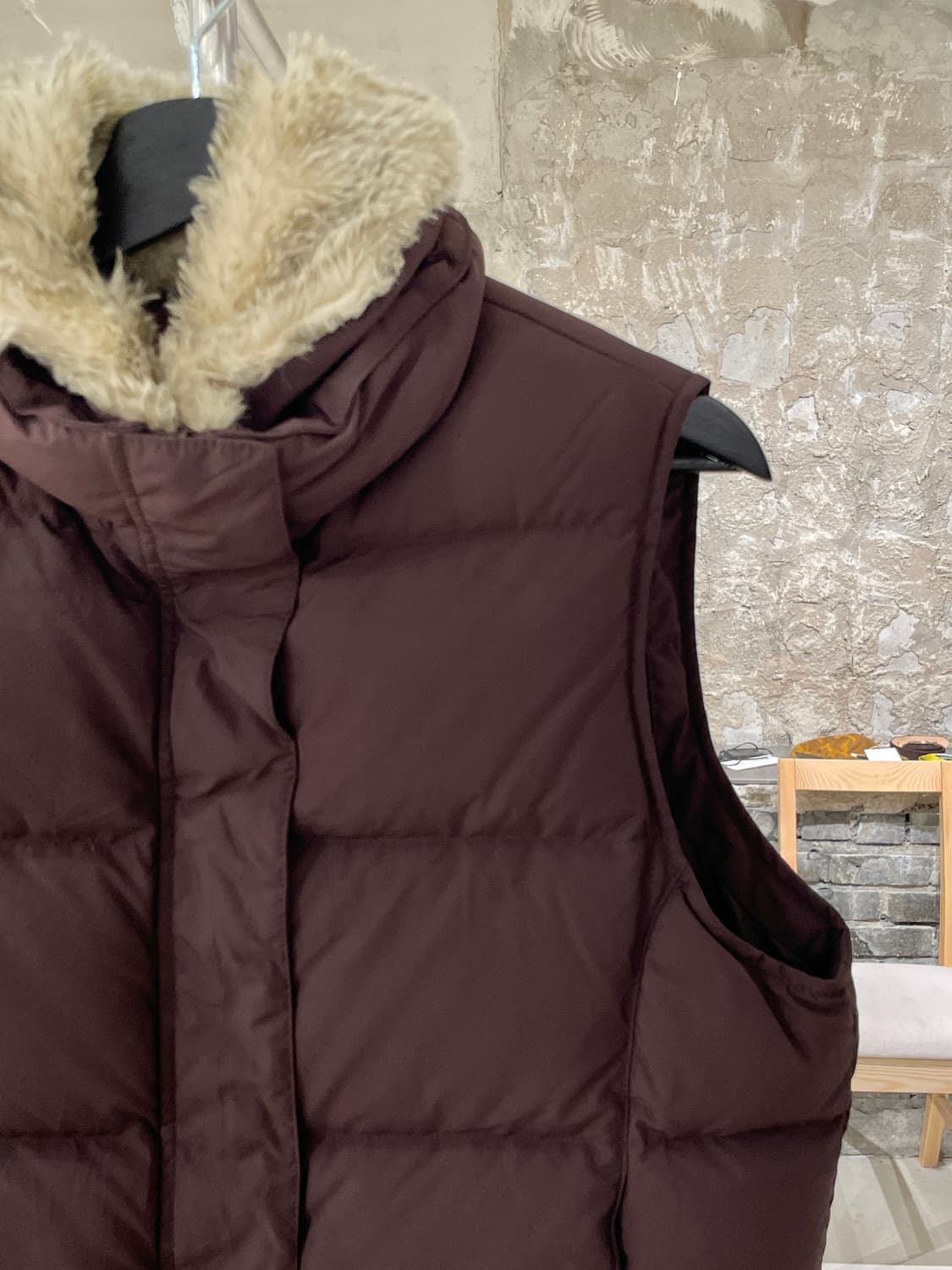 엘엘빈 브라운 미니멀 구스 다운 퍽스 퍼 베스트 상품이미지3