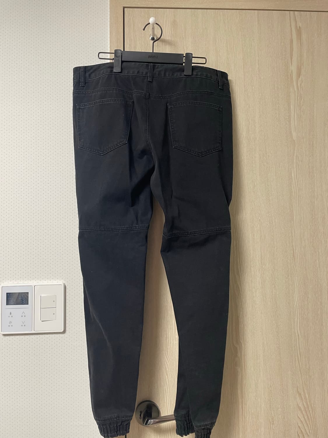 50사이즈, 준지 무릎절개 흑청 조거팬츠 상품이미지2