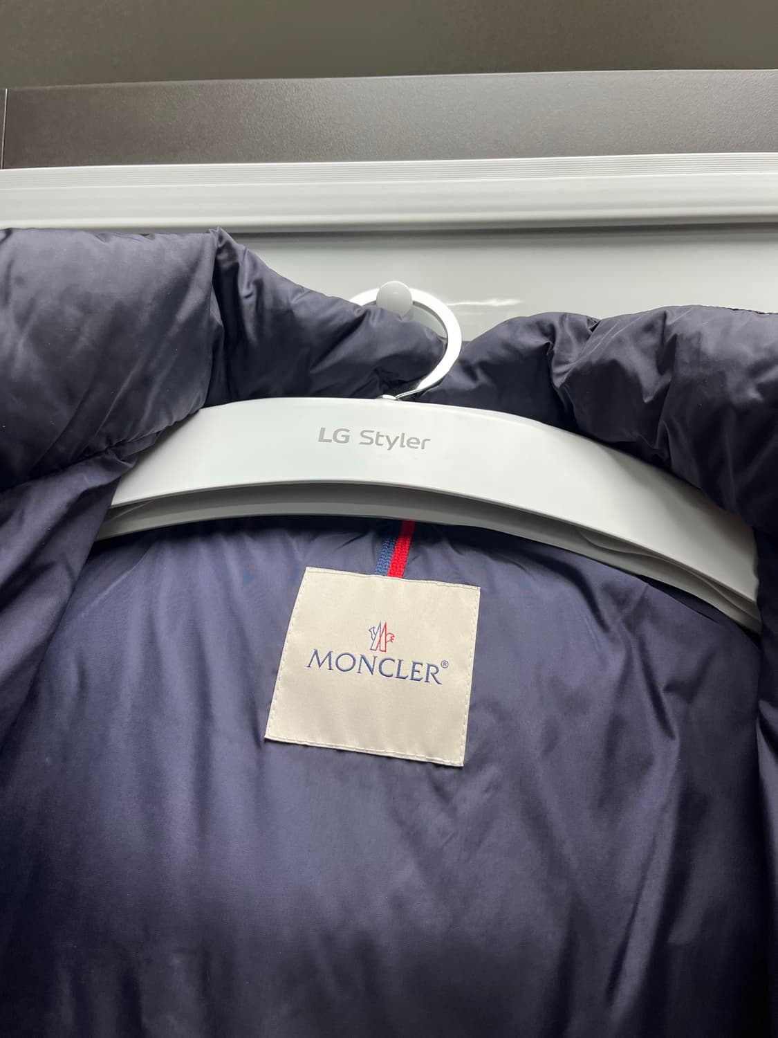 몽클레어 클루니 4사이즈 팝니다. 상품이미지4