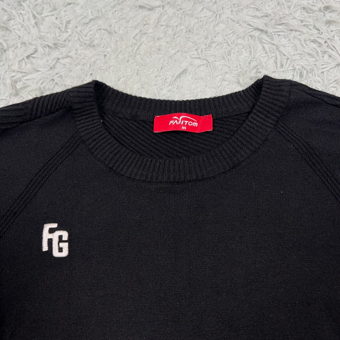 팬텀 여성 블랙&화이트 배색 니트 95 상품이미지2