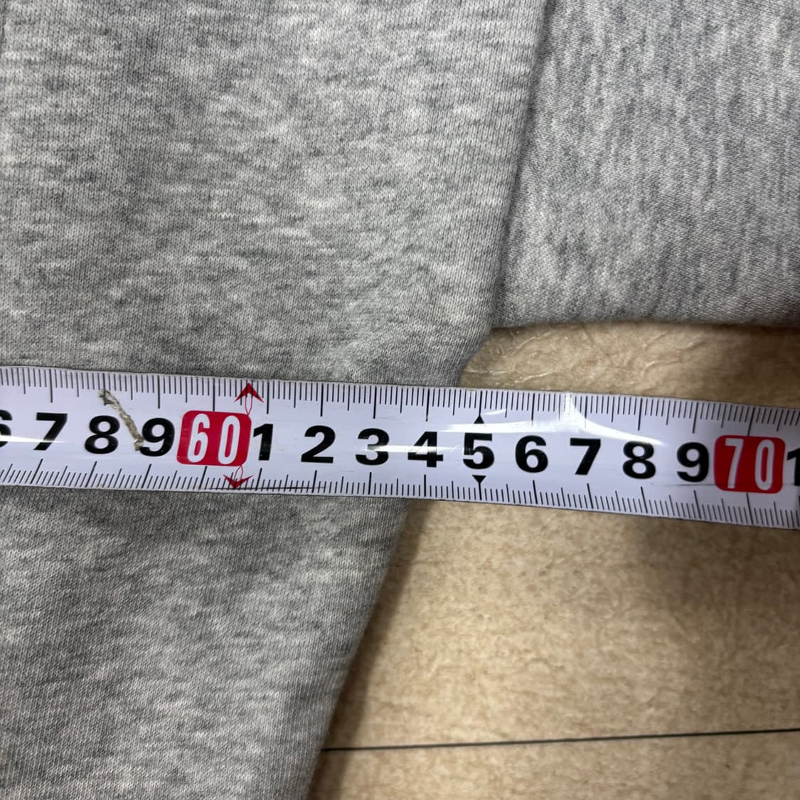 메종 미네드 스몰로고 그레이 디테일 맨투맨 상품이미지5