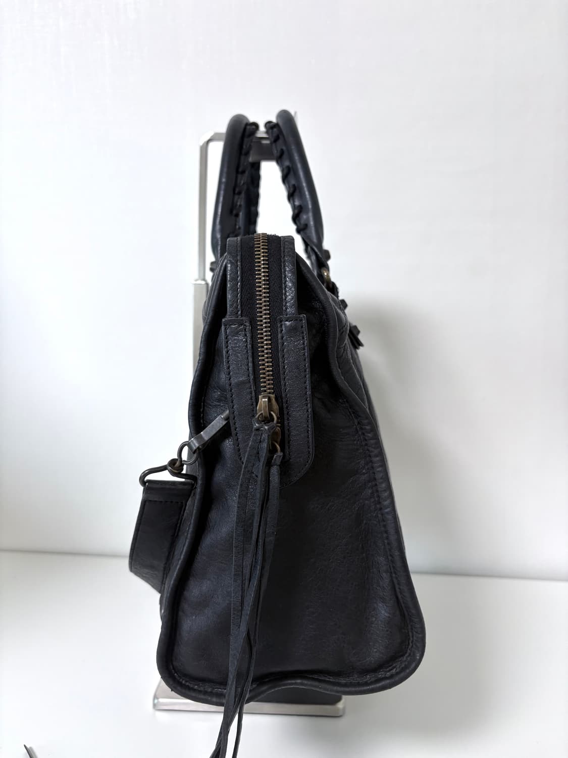 발렌시아가 시티 모터백 블랙 상품이미지3