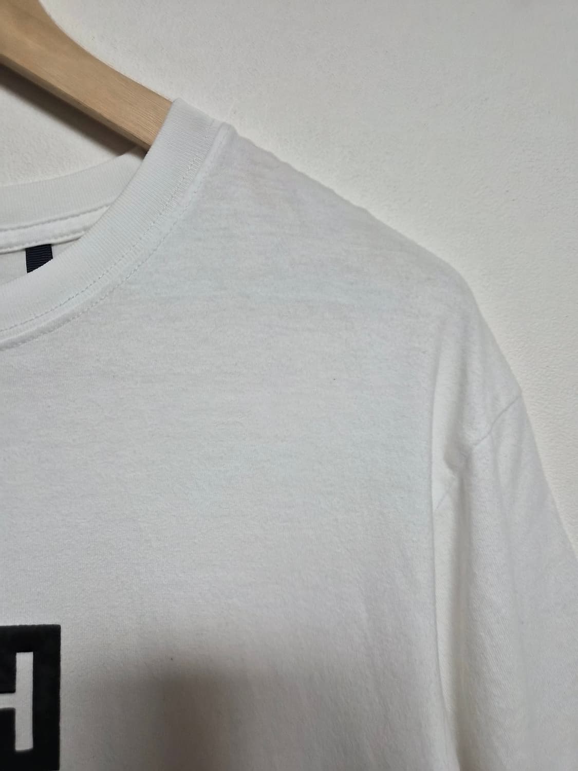 키스Kith 박스로고 화이트 반팔티셔츠 1 - T135 상품이미지3